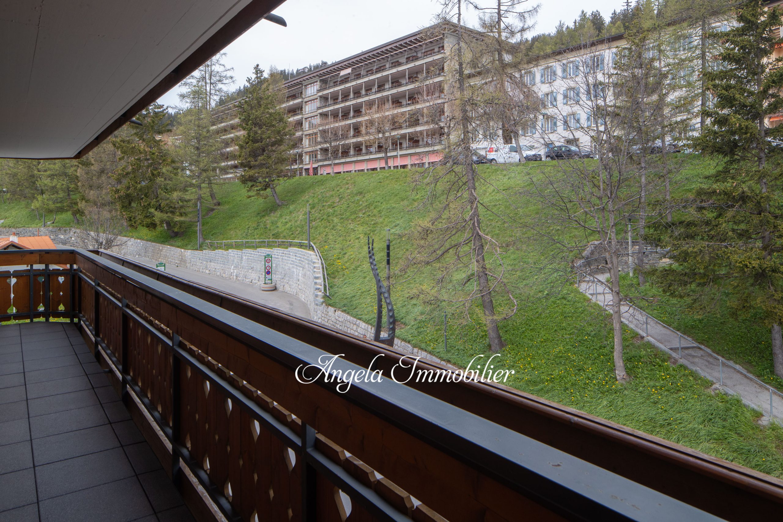 Balkon mit Bergblick