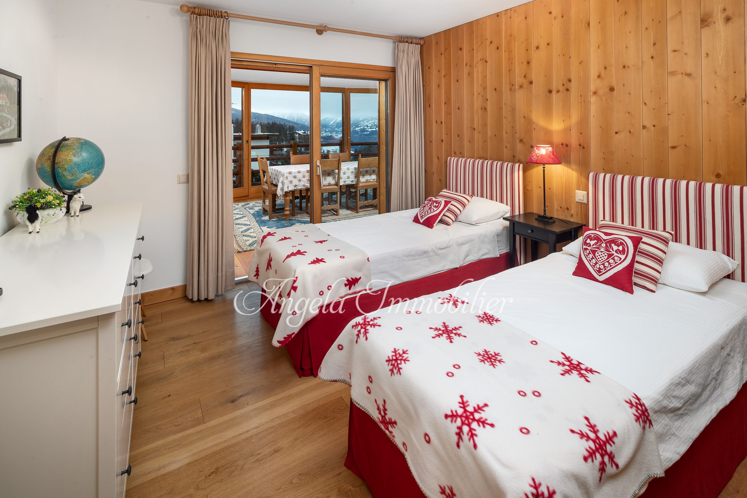 Gemütliches Doppelzimmer mit Bergblick