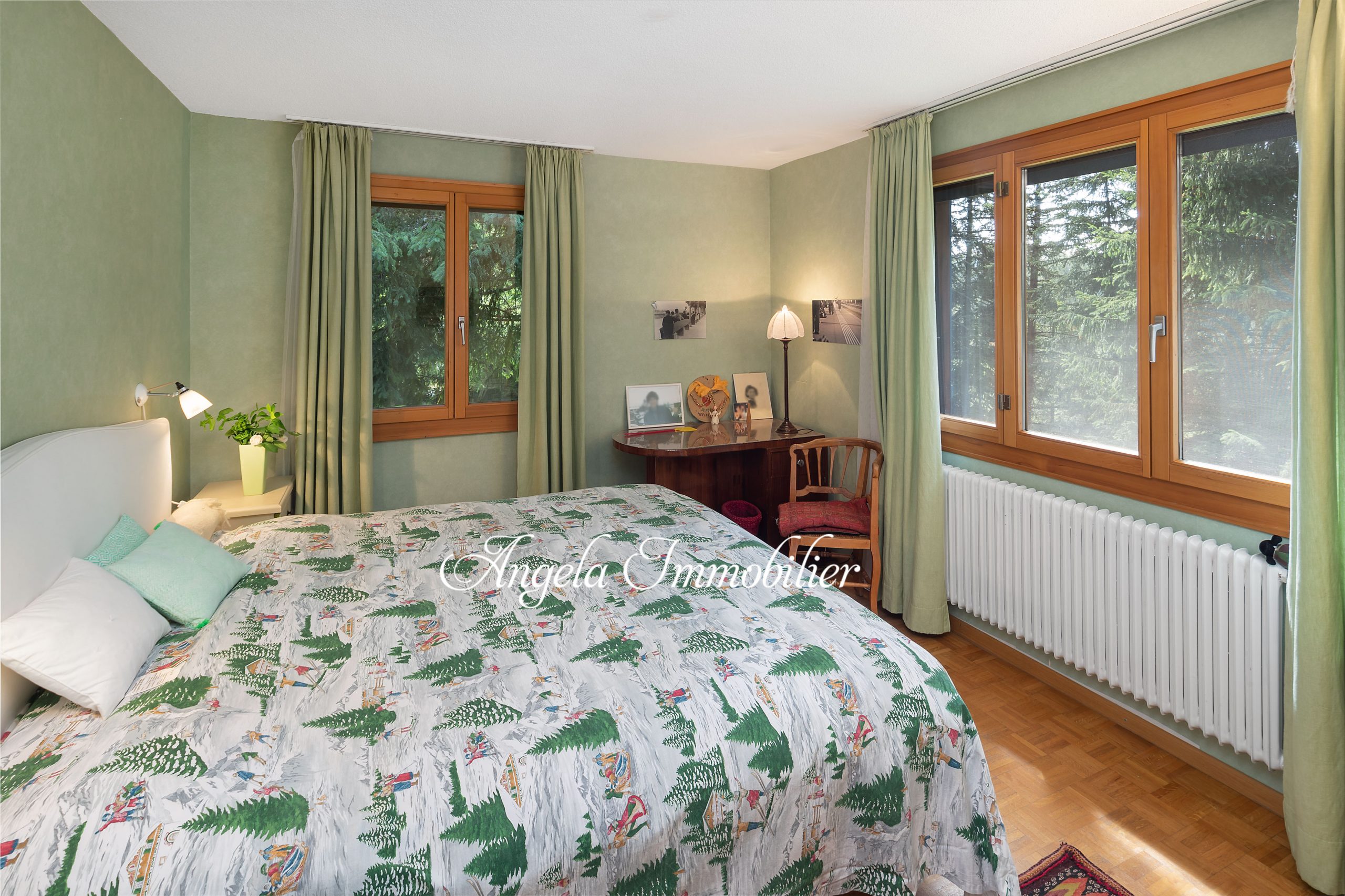Schlafzimmer mit Blick ins Grüne