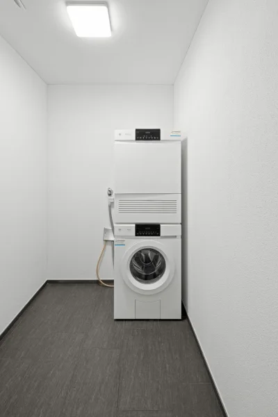 Hauswirtschaftsraum mit Waschmaschine