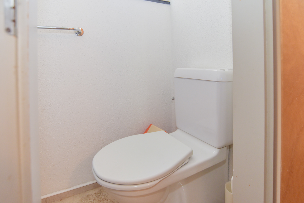 Gäste-WC mit Toilette