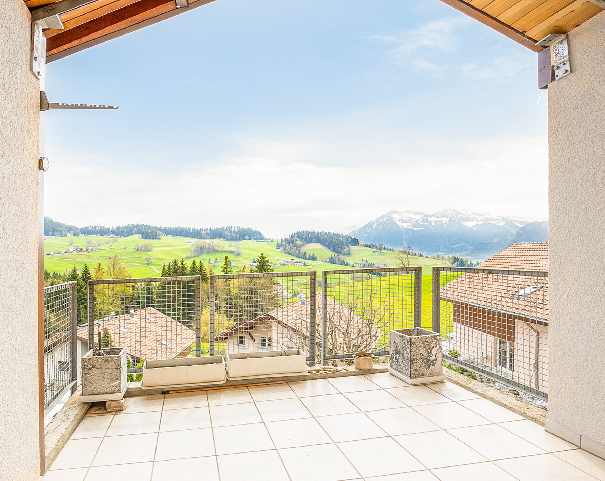 Balkon mit Alpenblick