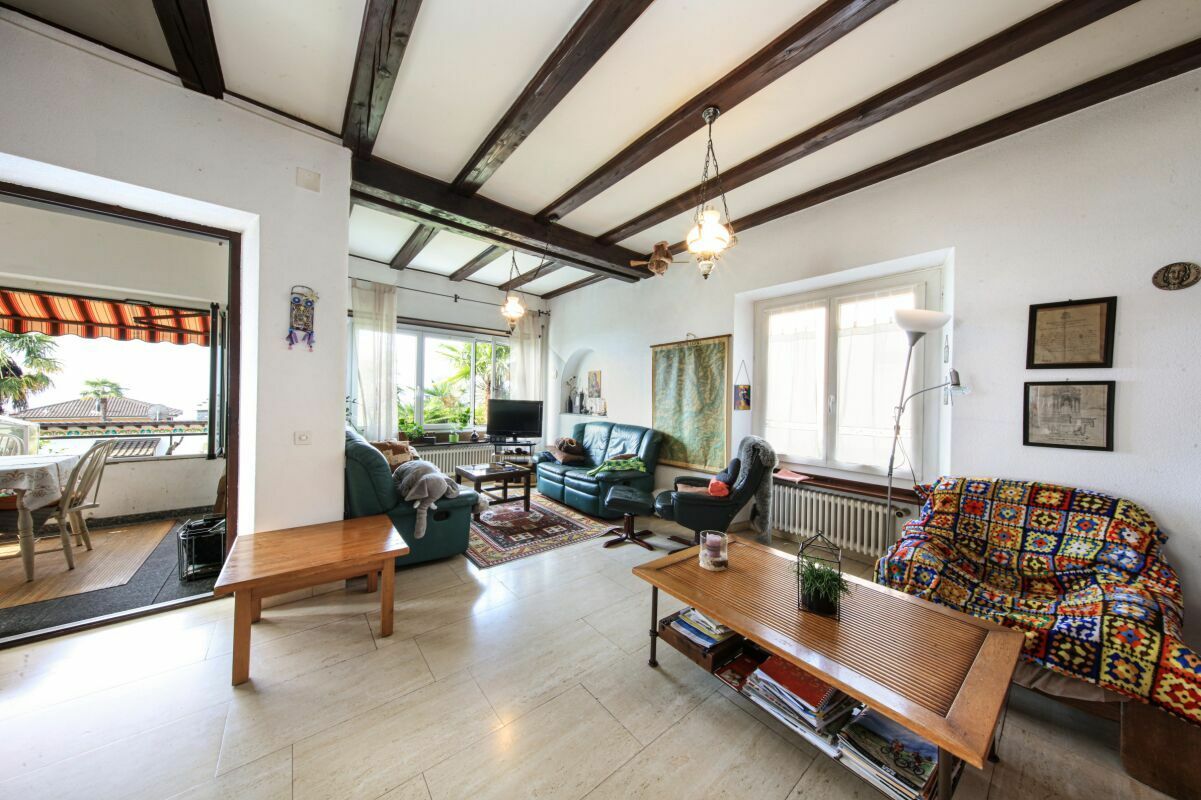 Wohnzimmer mit angrenzender Terrasse