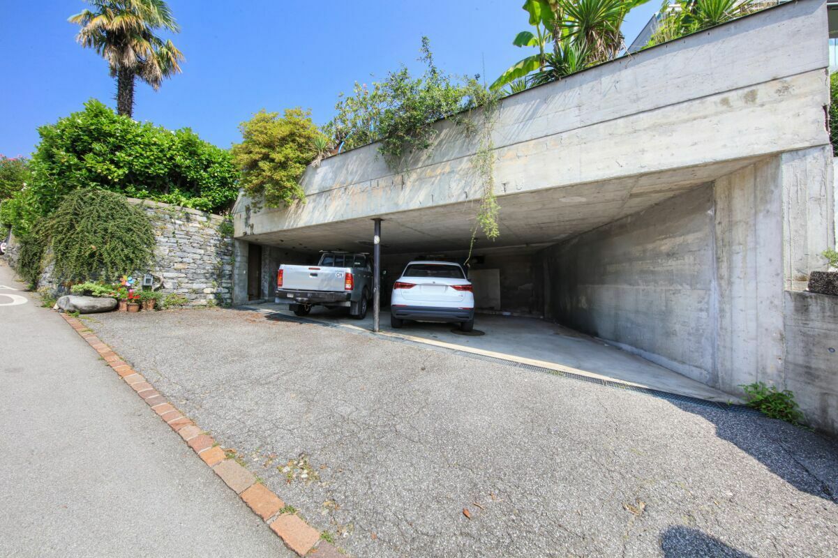 Betongarage mit zwei Fahrzeugen