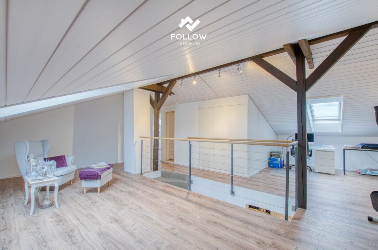 Ausgebauter Dachboden mit Galerie und Homeoffice-Bereich
