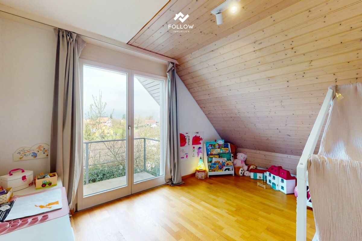 Kinderzimmer unter der Dachschräge