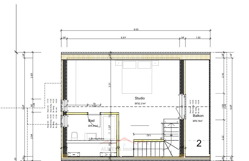 Grundriss eines Studios mit Balkon und Bad