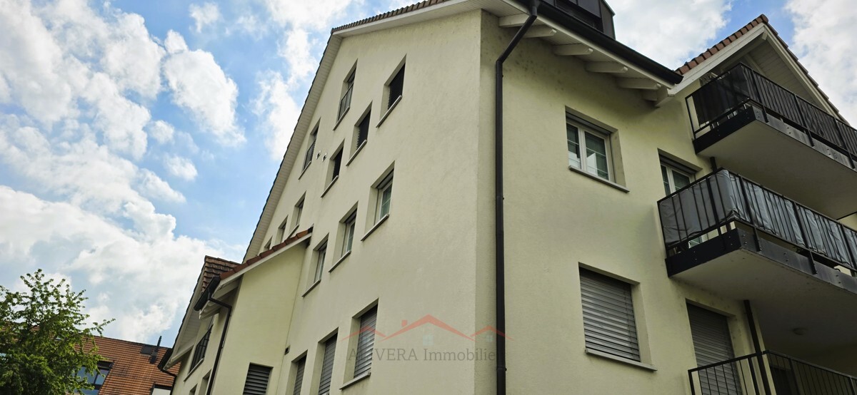 Mehrfamilienhaus mit Balkonen