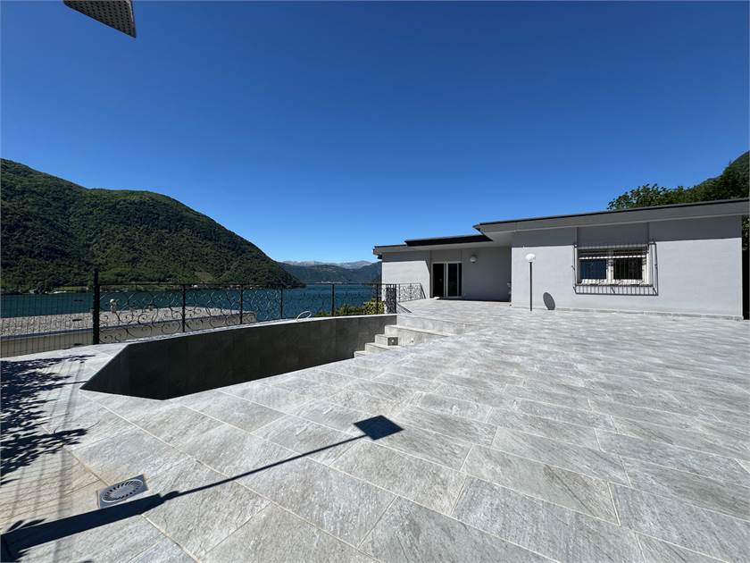 Terrasse mit Seeblick