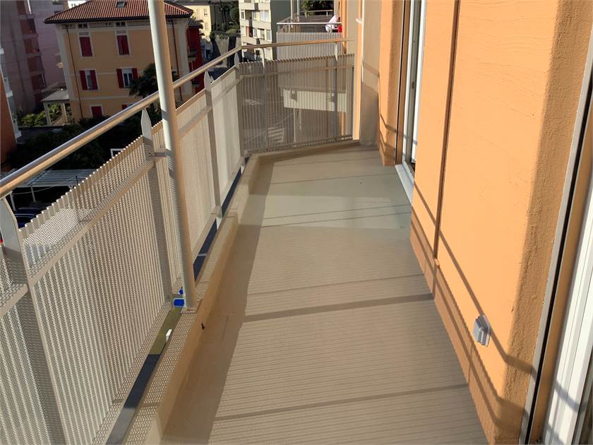 Balkon mit Stadtblick