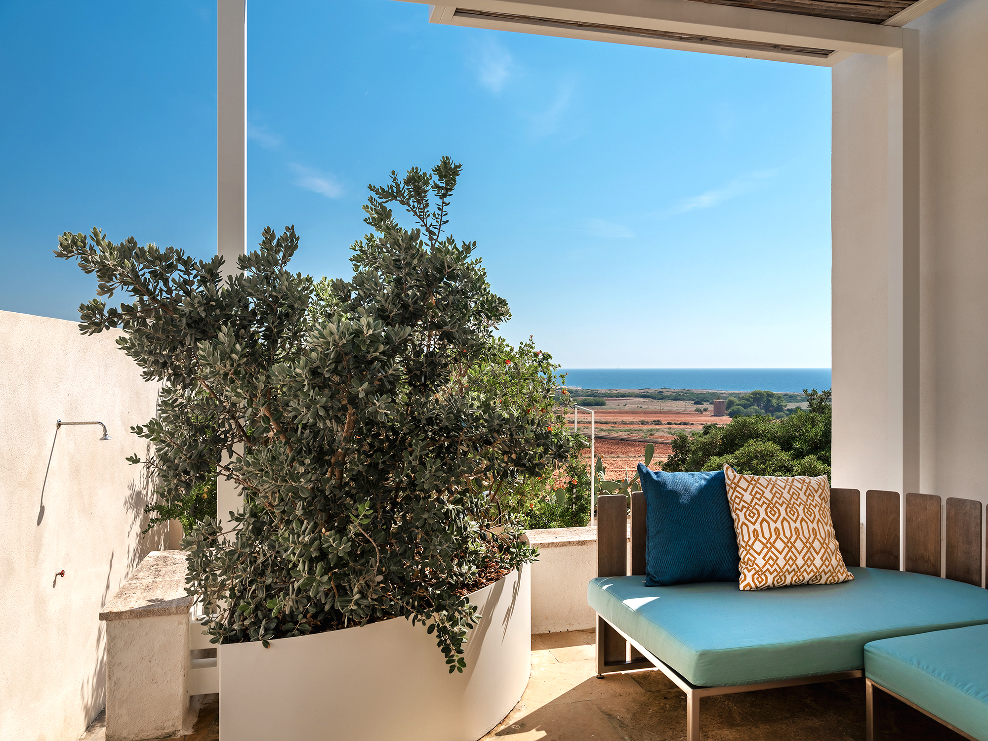 Meerblick-Terrasse mit Sitzbereich