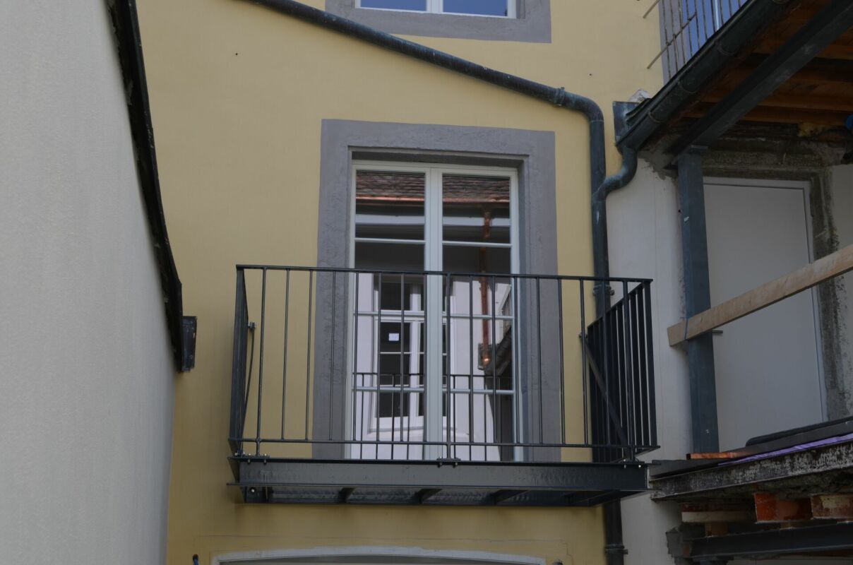 Innenhof mit französischem Balkon