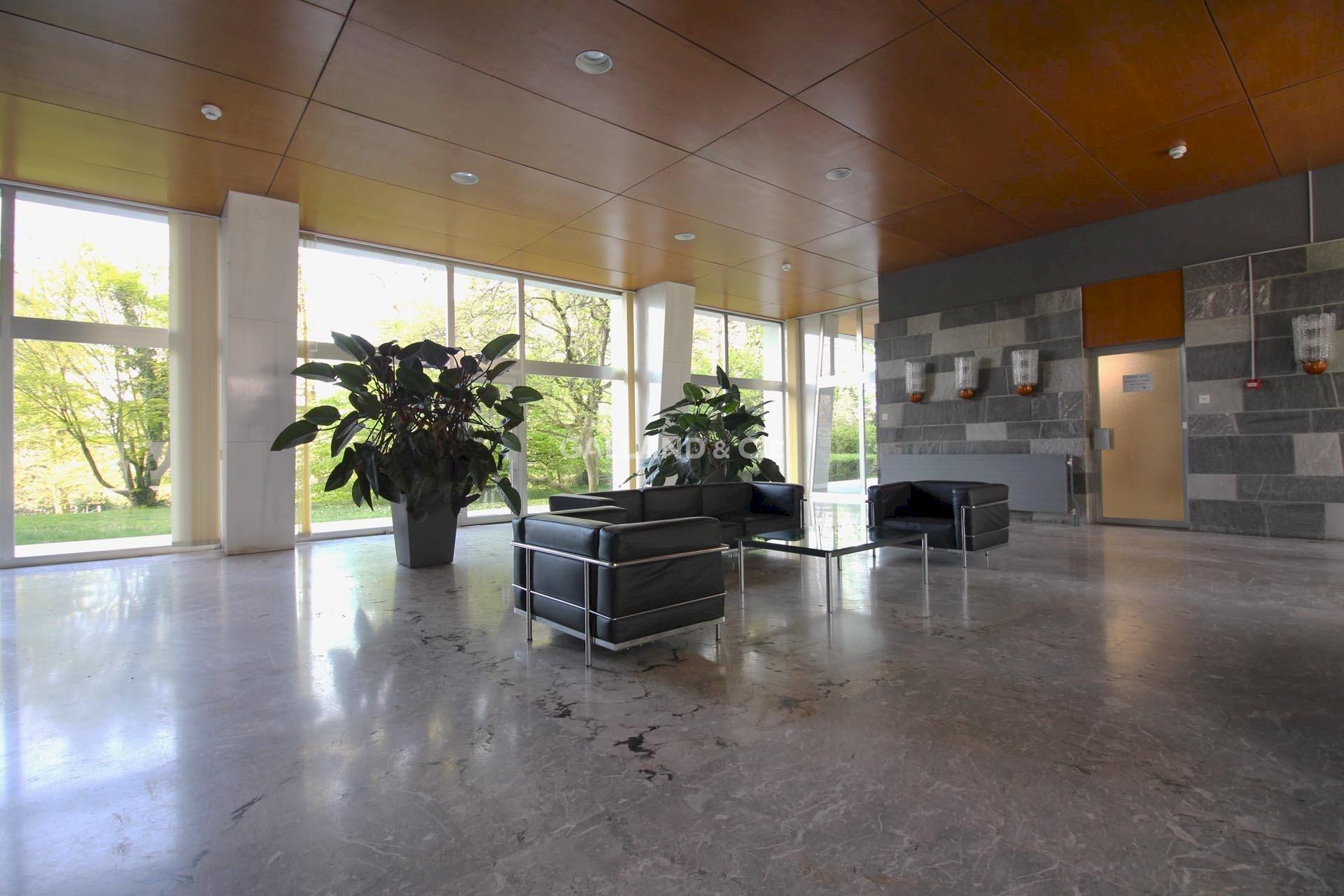 Moderne Lobby mit Sitzgruppe