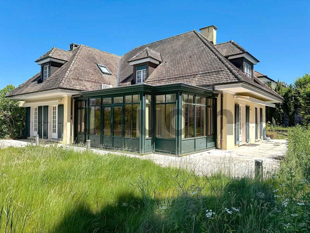 Elegantes Einfamilienhaus mit Wintergarten