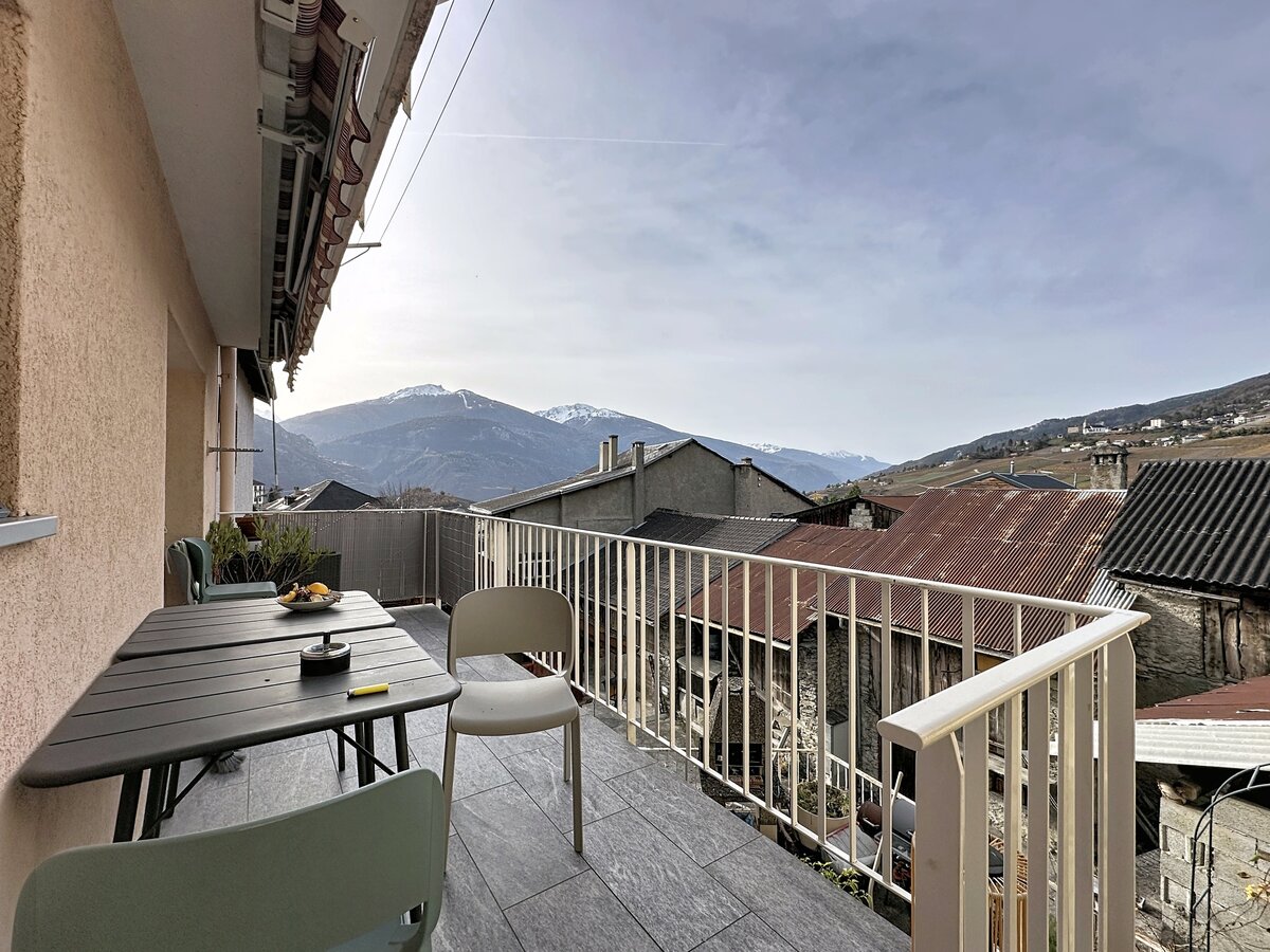 Balkon mit Bergblick