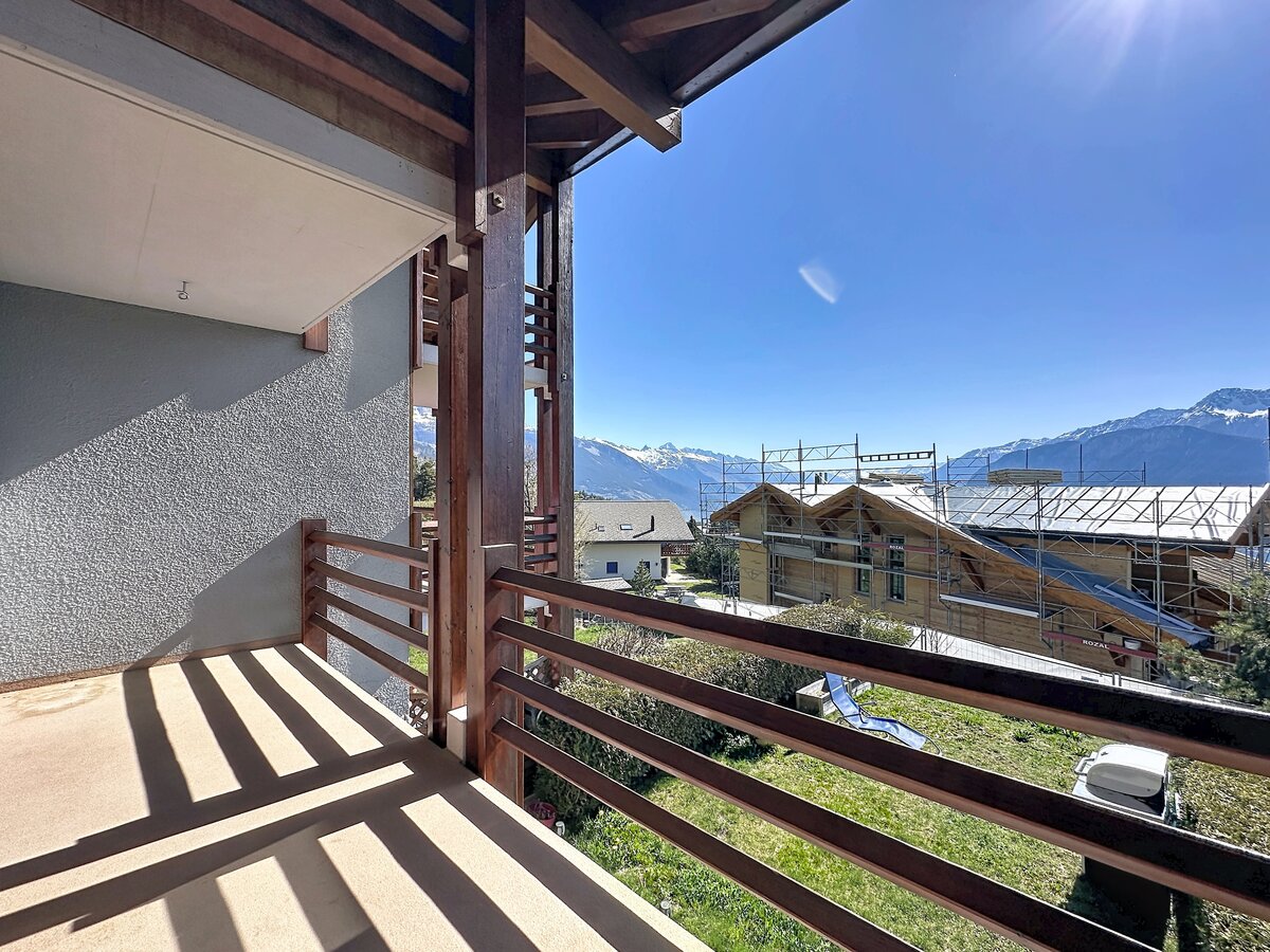 Balkon mit Bergblick