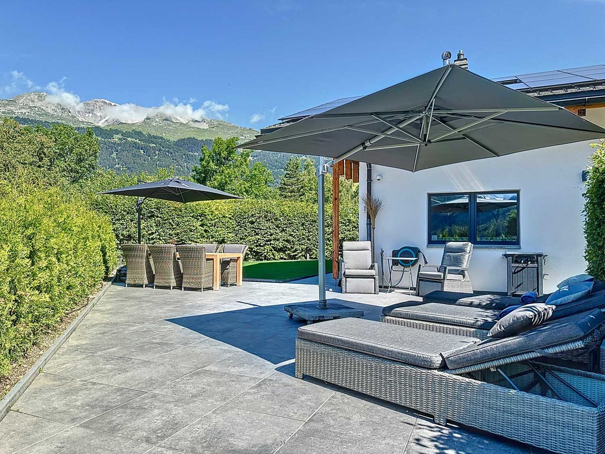 Terrasse mit Bergblick