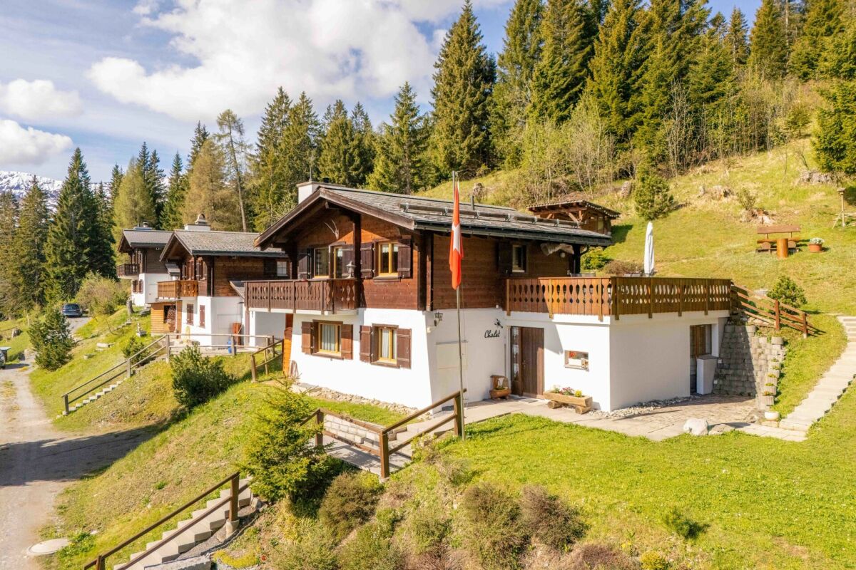 Alpenchalet mit Terrasse und Hanglage
