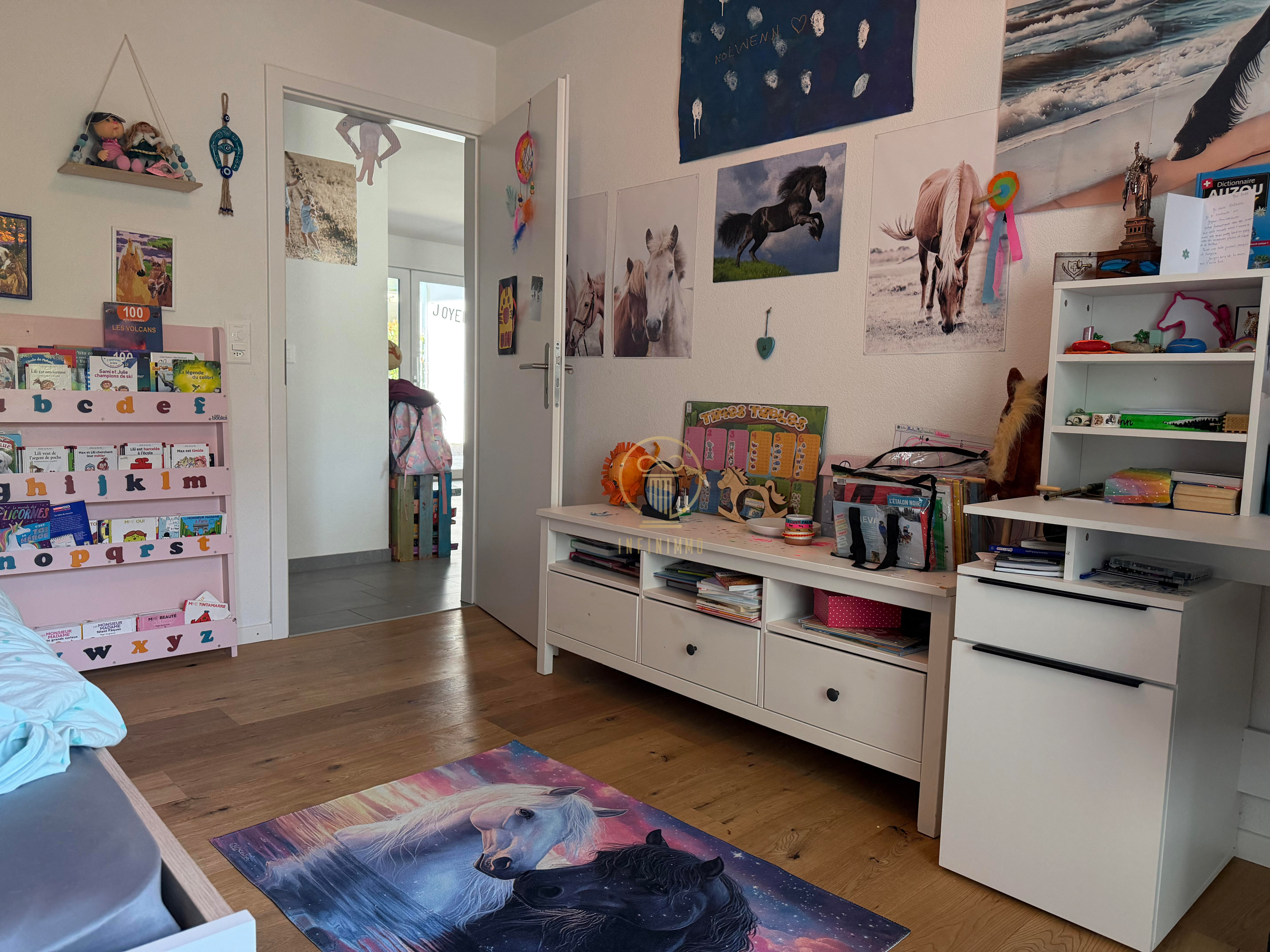 Kinderzimmer mit Pferde-Dekor