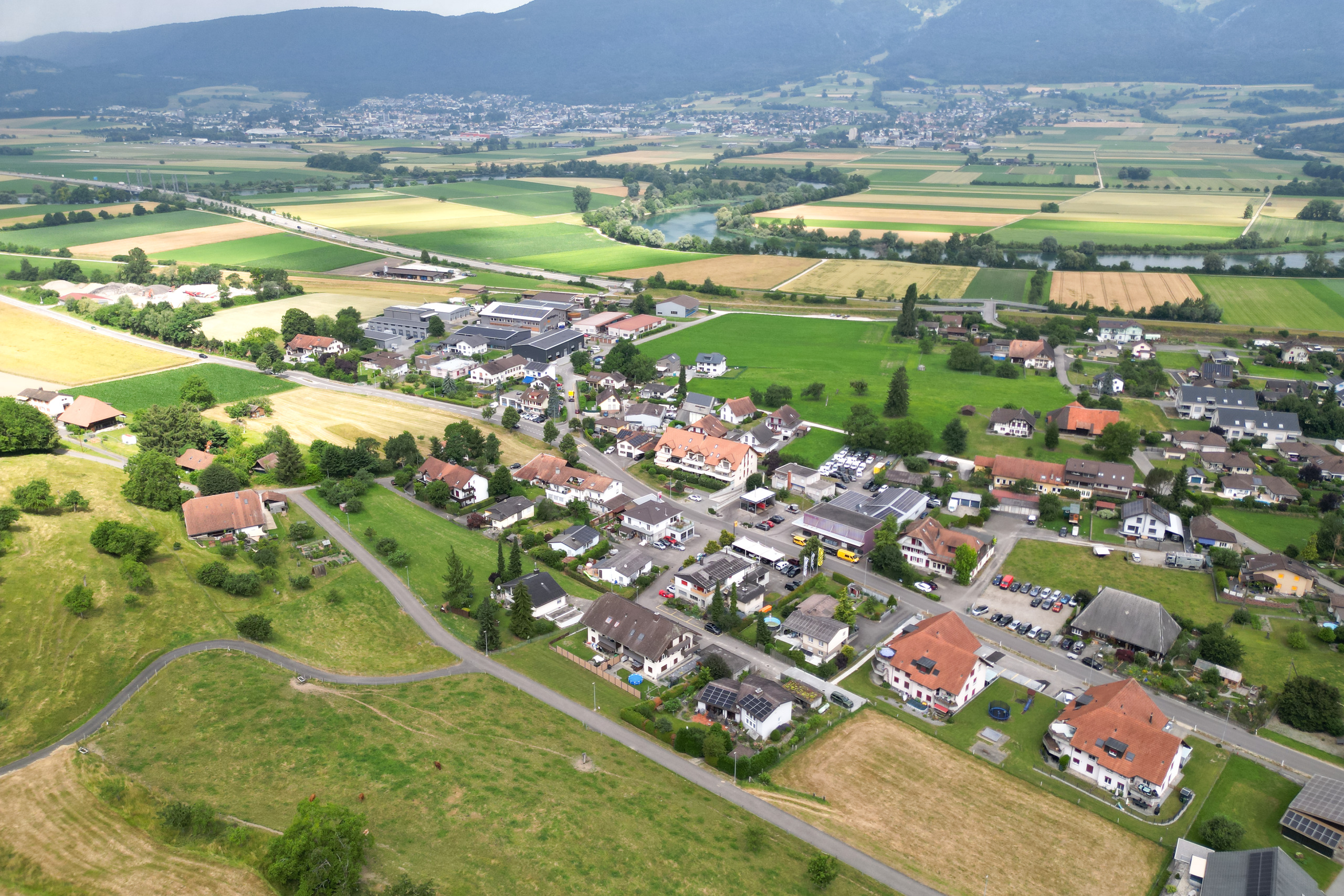 Luftaufnahme eines ländlichen Wohnorts