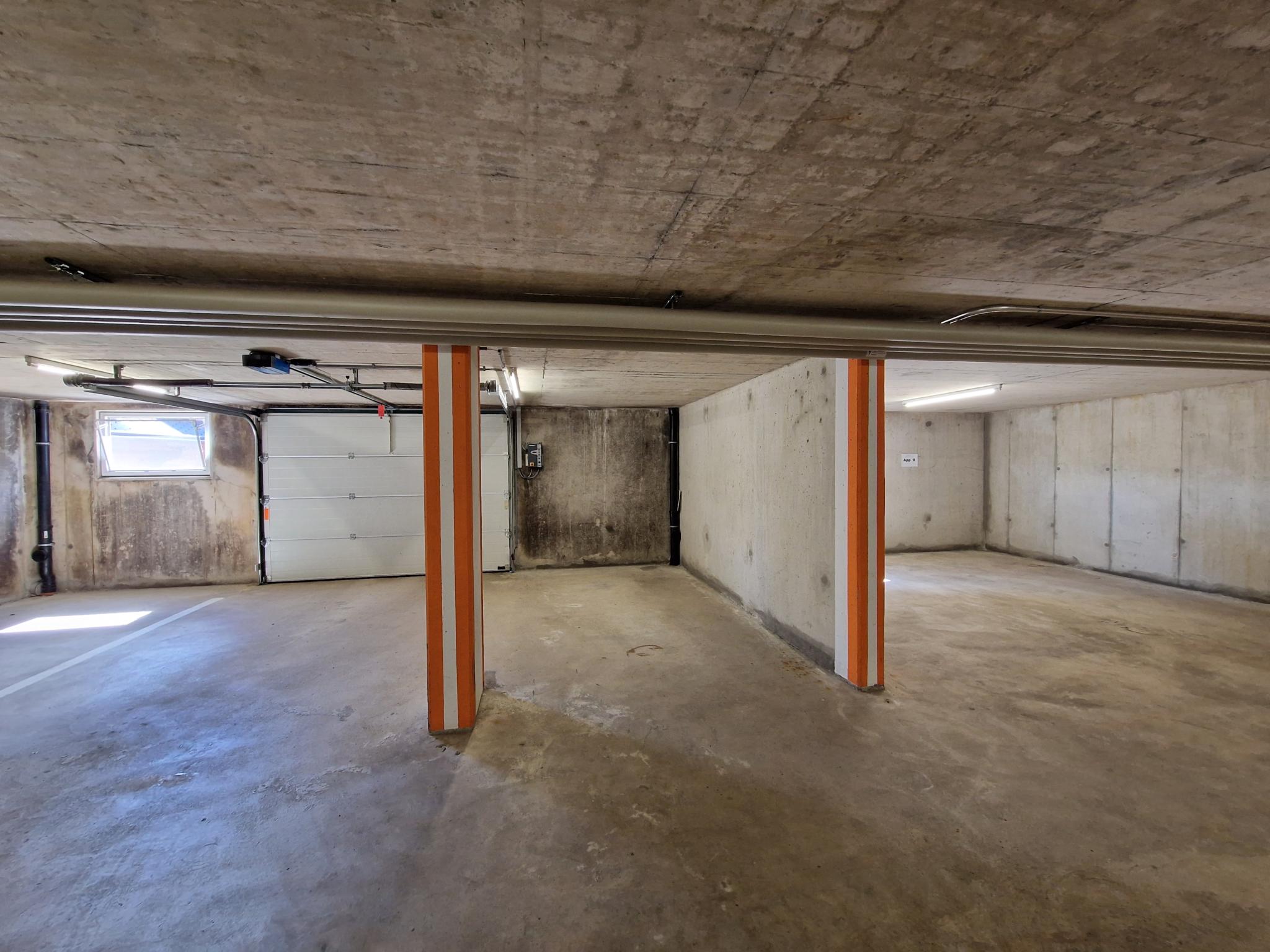 Betongarage mit zwei Stellbereichen