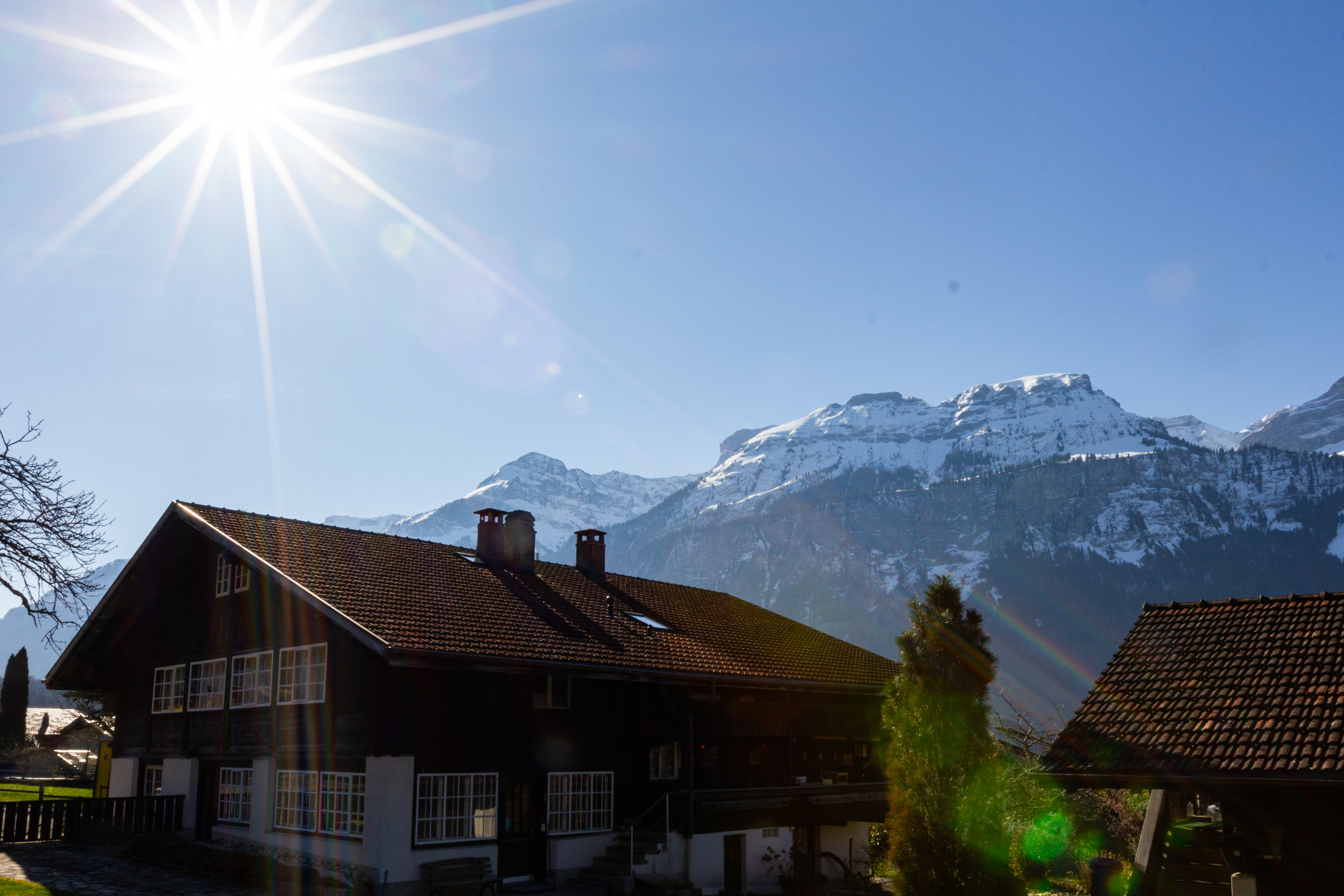 Berghaus mit Alpenblick