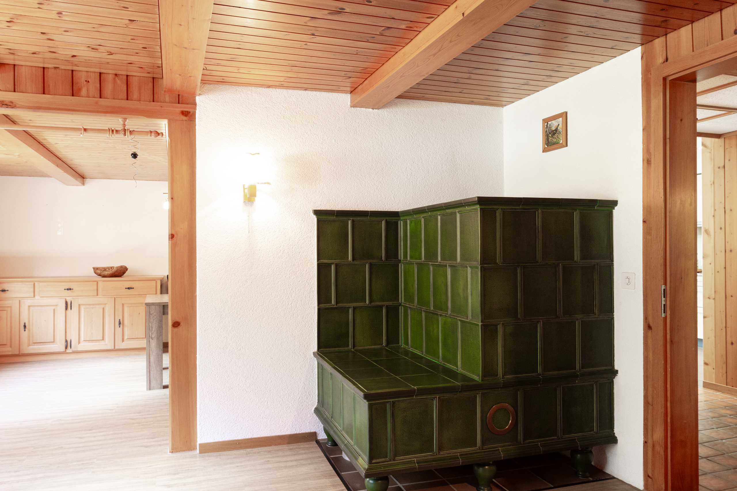 Wohnraum mit Kachelofen