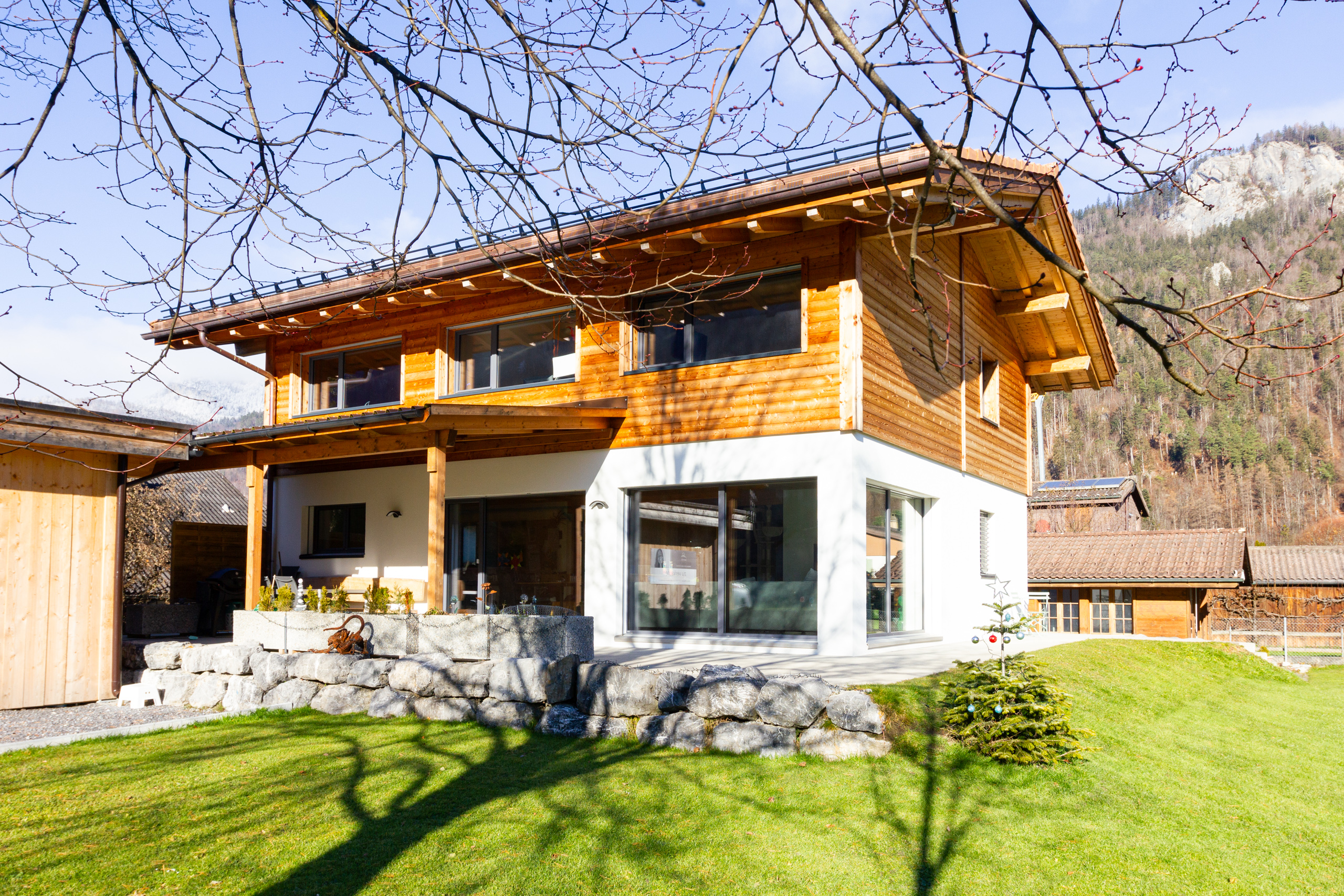 Alpines Einfamilienhaus mit Holzfassade