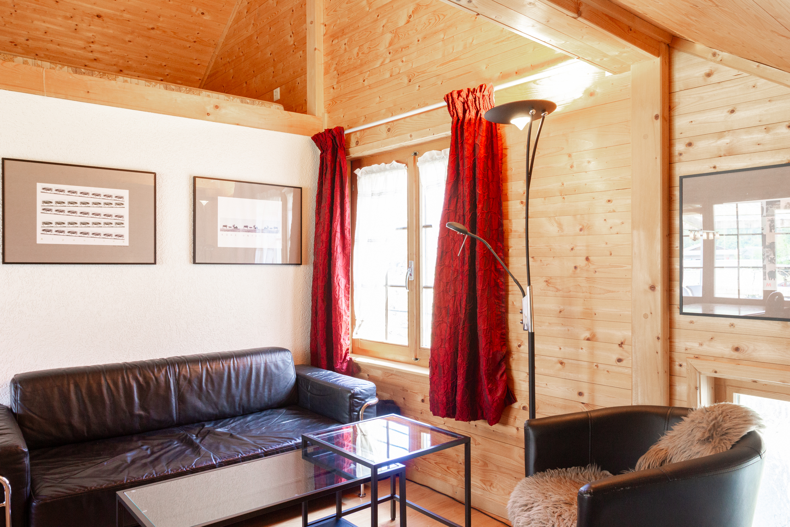 Gemütliches Holz-Wohnzimmer