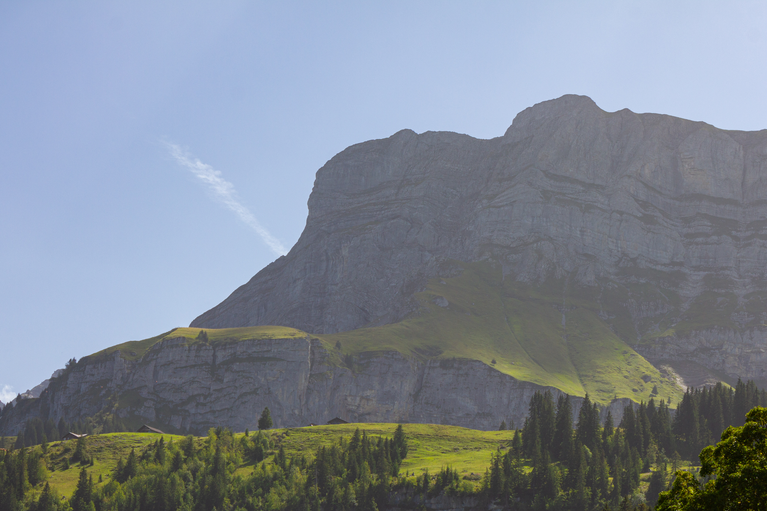 Berglandschaft mit Felsmassiv