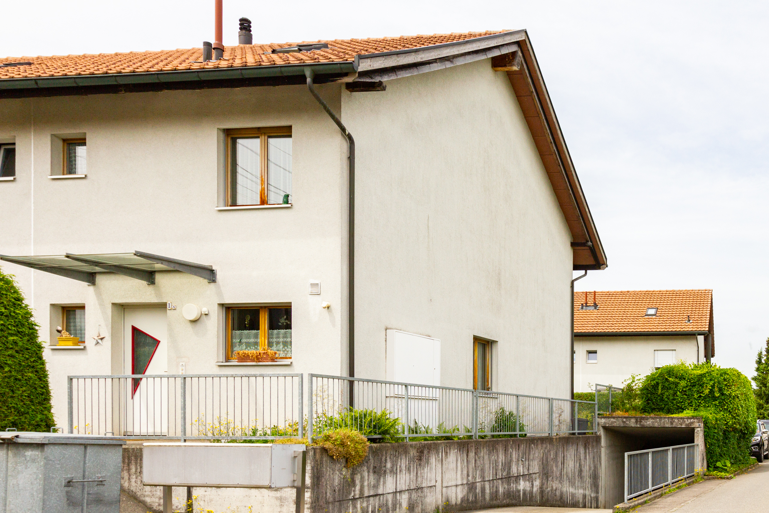 Außenansicht eines Mehrfamilienhauses