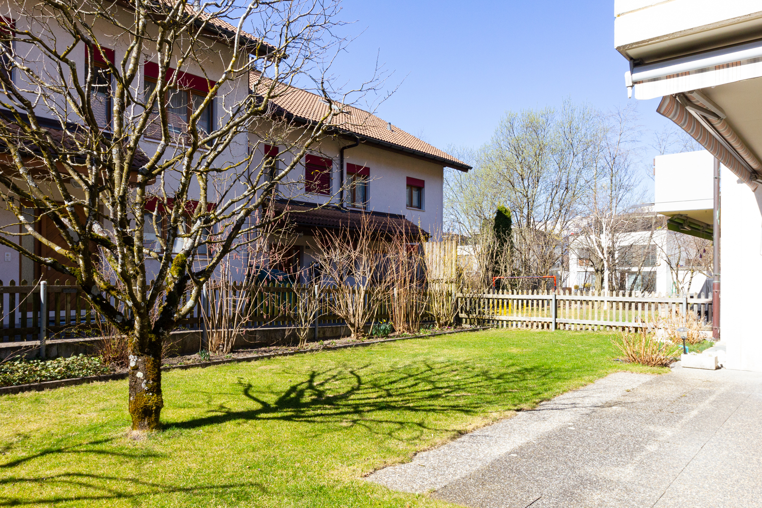 Wohnhaus mit Garten und Terrasse