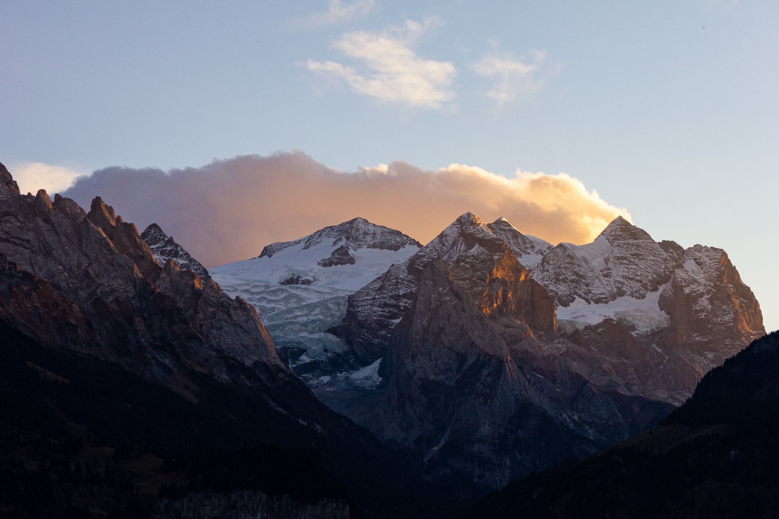 Bergpanorama bei Sonnenlicht