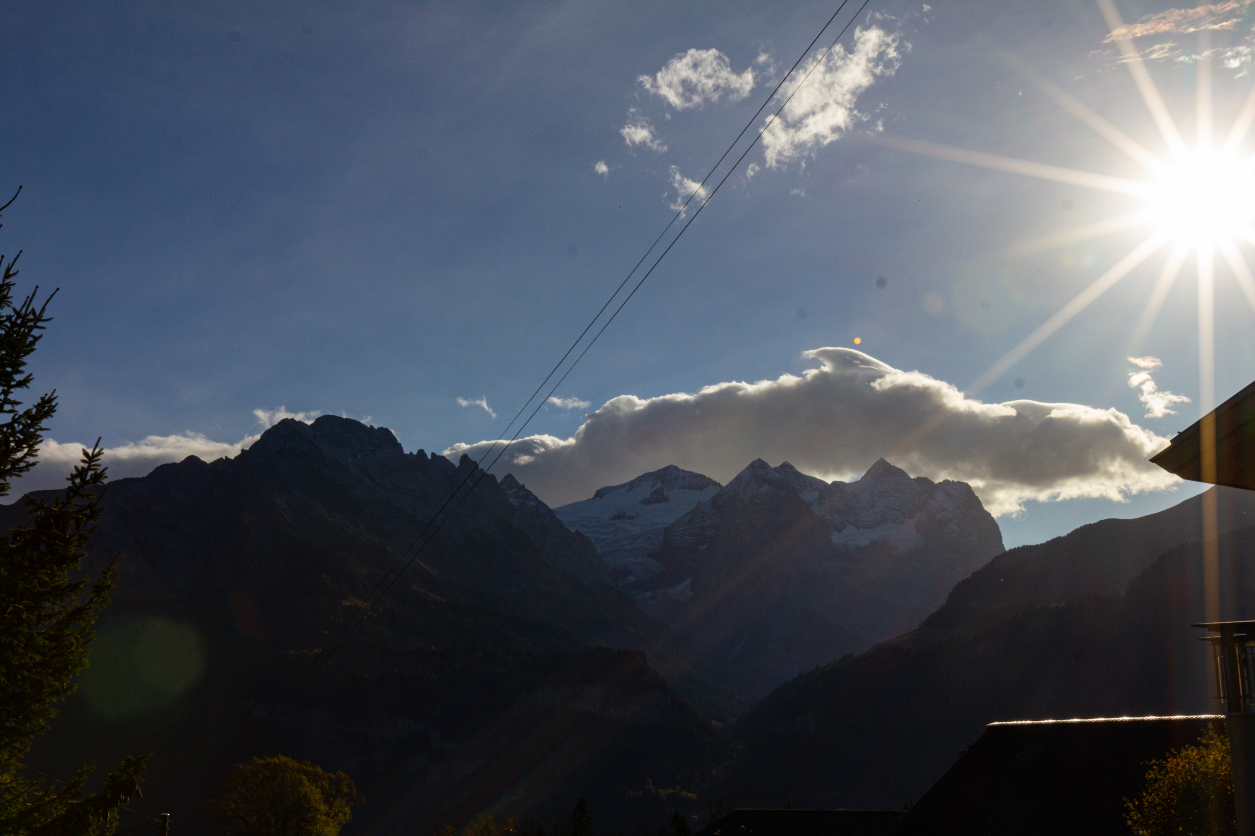 Bergpanorama mit Sonne