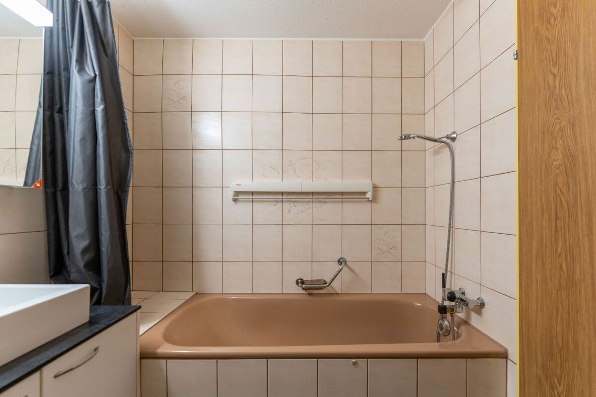 Badezimmer mit Badewanne