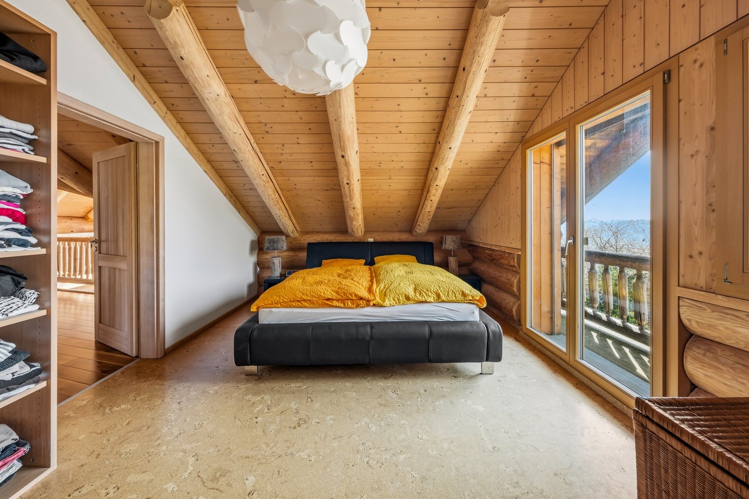 Gemütliches Schlafzimmer im Dachgeschoss