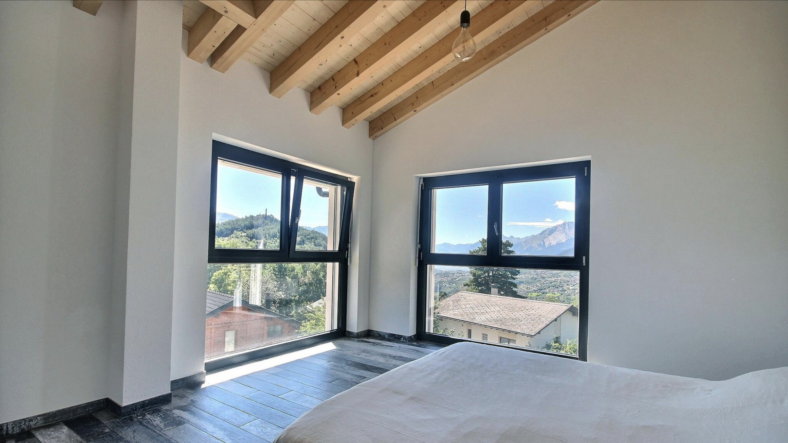 Schlafzimmer mit Bergblick