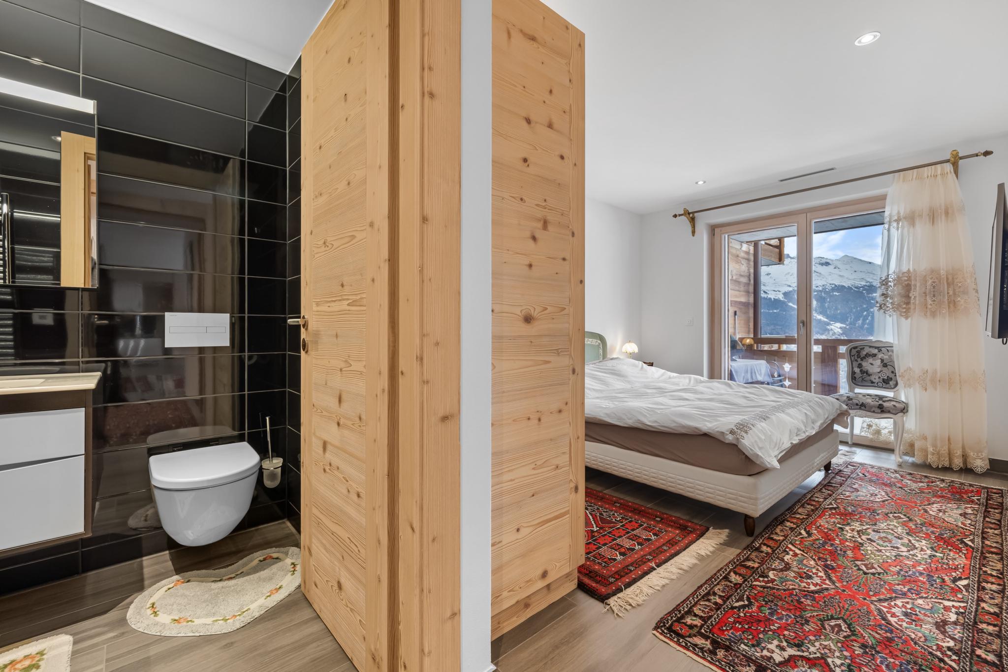Schlafzimmer mit integriertem Bad