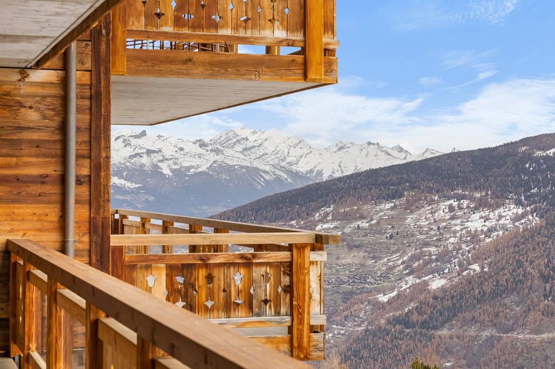 Balkon mit Bergblick