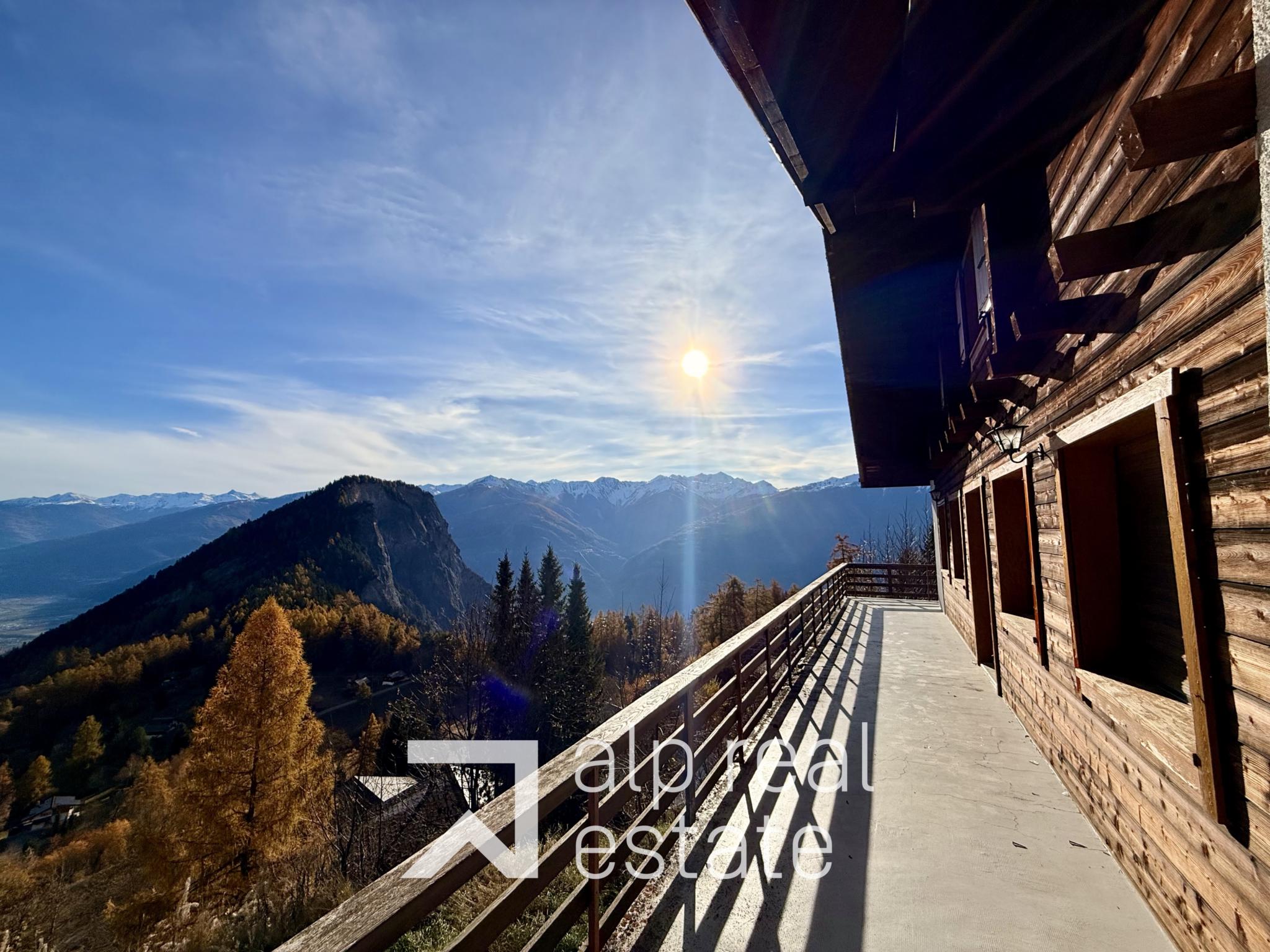 Balkon mit Bergblick