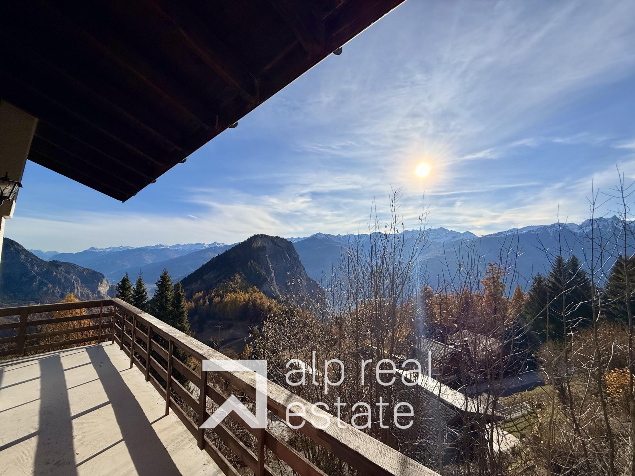 Balkon mit Bergblick