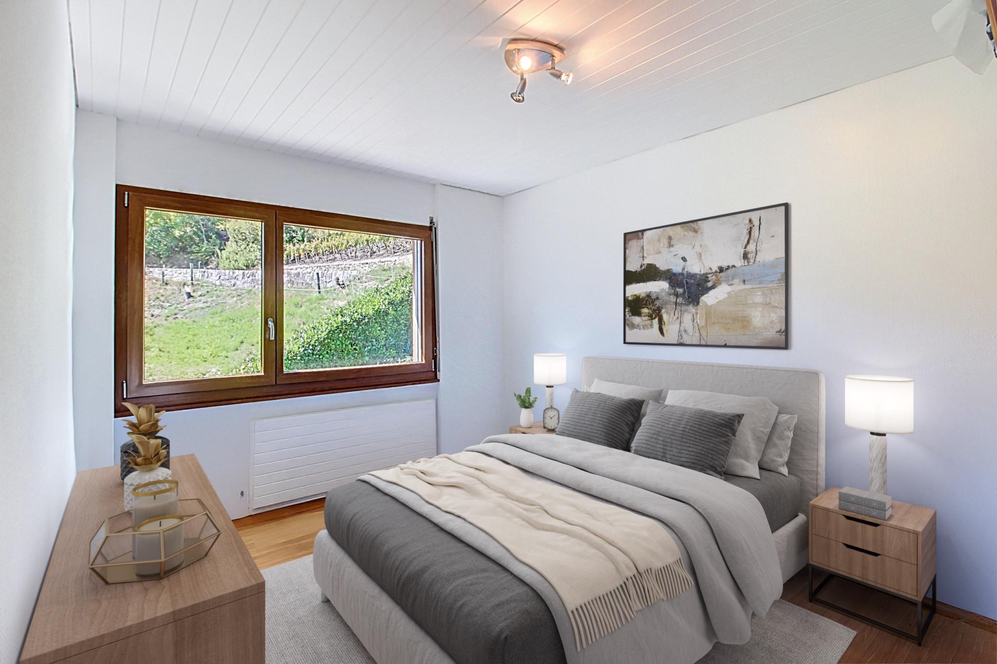 Helles, modern eingerichtetes Schlafzimmer