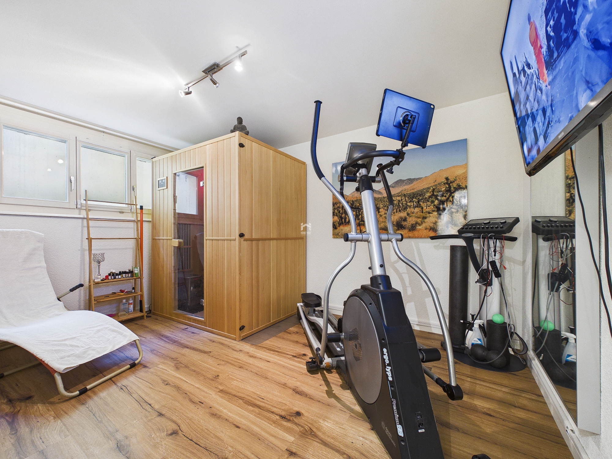 Heimfitnessraum mit Sauna