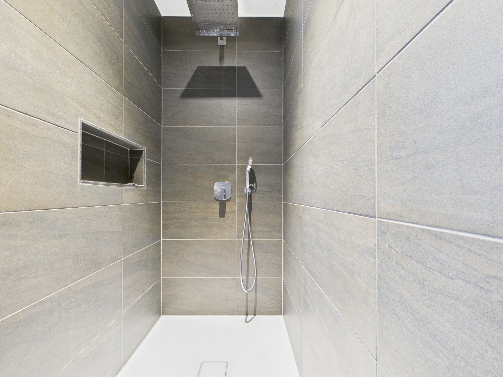 Moderne begehbare Dusche