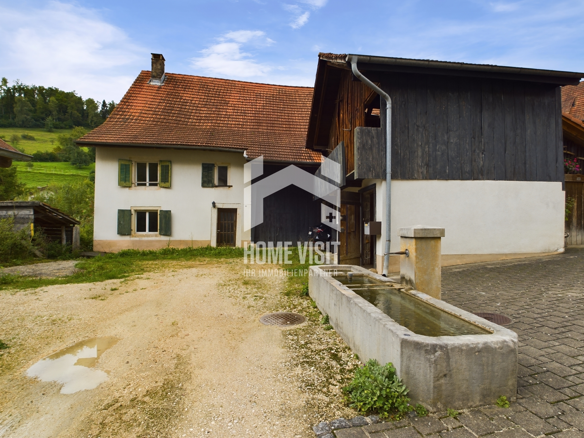 Ländliches Bauernhaus mit Hof