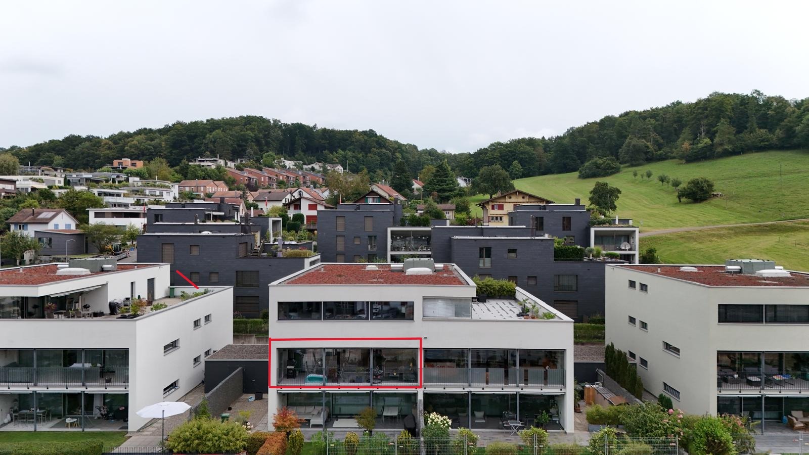Wohnanlage in Hanglage