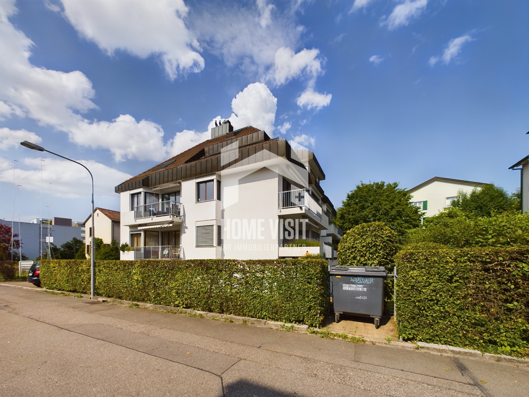 Mehrfamilienhaus an ruhiger Wohnstraße