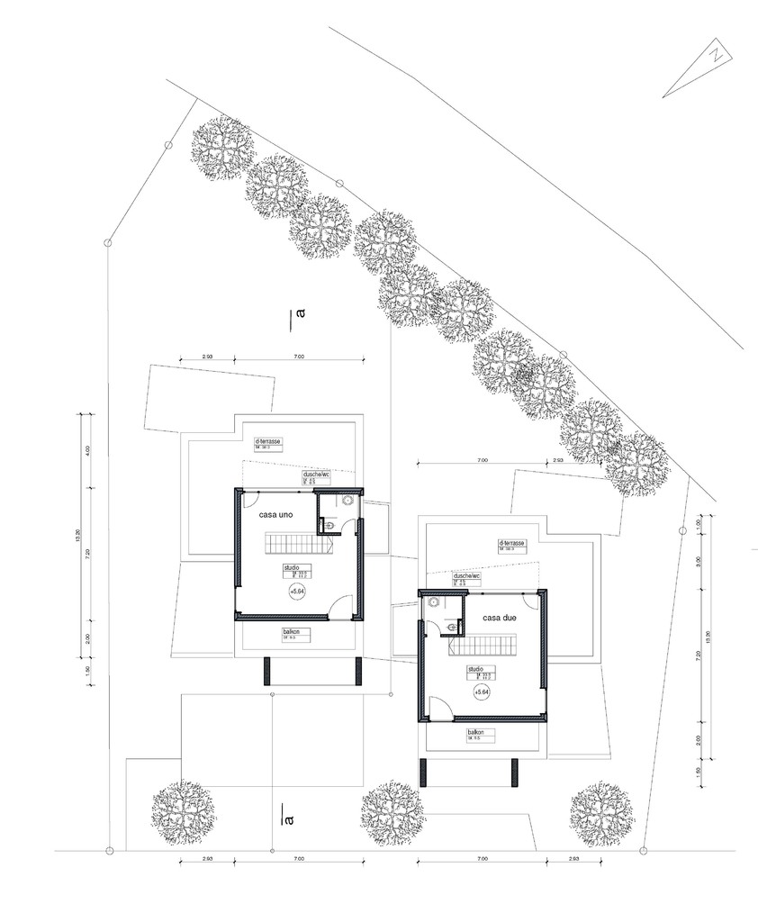 Lageplan mit zwei Gebäudegrundrissen