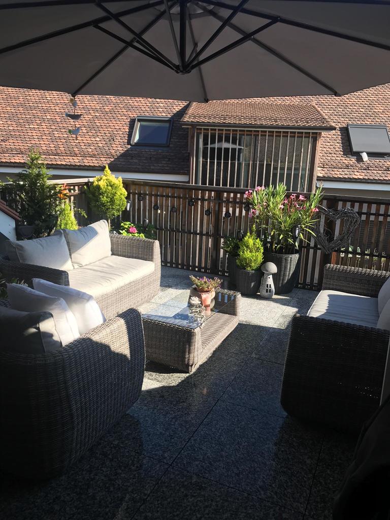 Dachterrasse mit Lounge-Möbeln