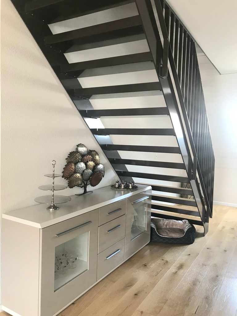 Treppenhaus mit Sideboard
